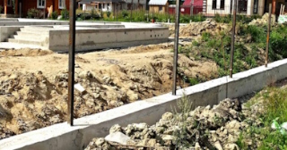 Фундамент под забор заказать в Амурске - заливка фундамента для забора | от 1563 за п.м.